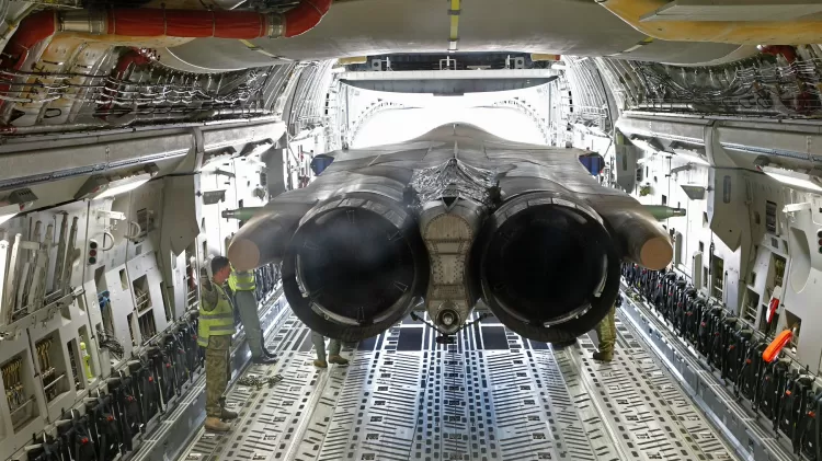 F-111 C-17 - Aviadora Kylie Gibson/Ministério da Defesa da Austrália - Aviadora Kylie Gibson/Ministério da Defesa da Austrália